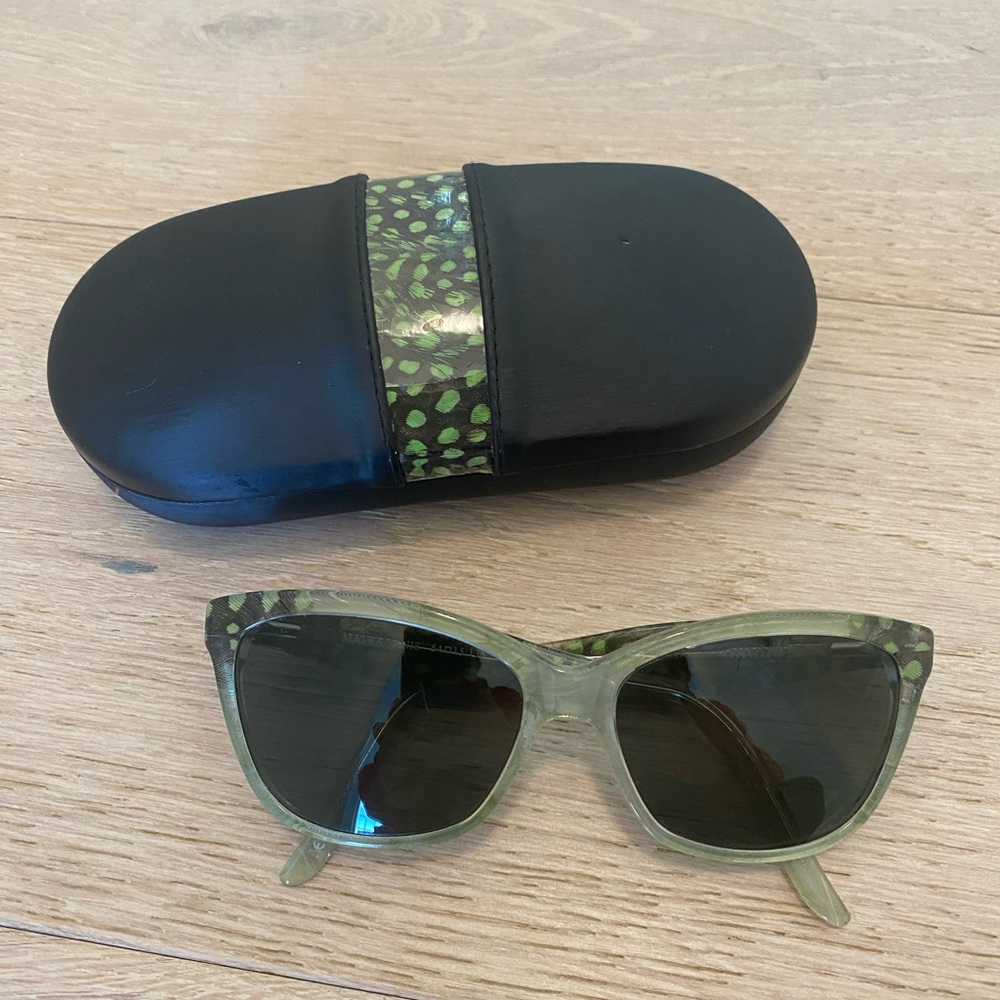 Etelunettes Matra Anis Sunglasses. Green color with Feather Design. 54/15/135